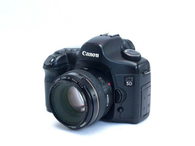 Canon EOS R700 Angle